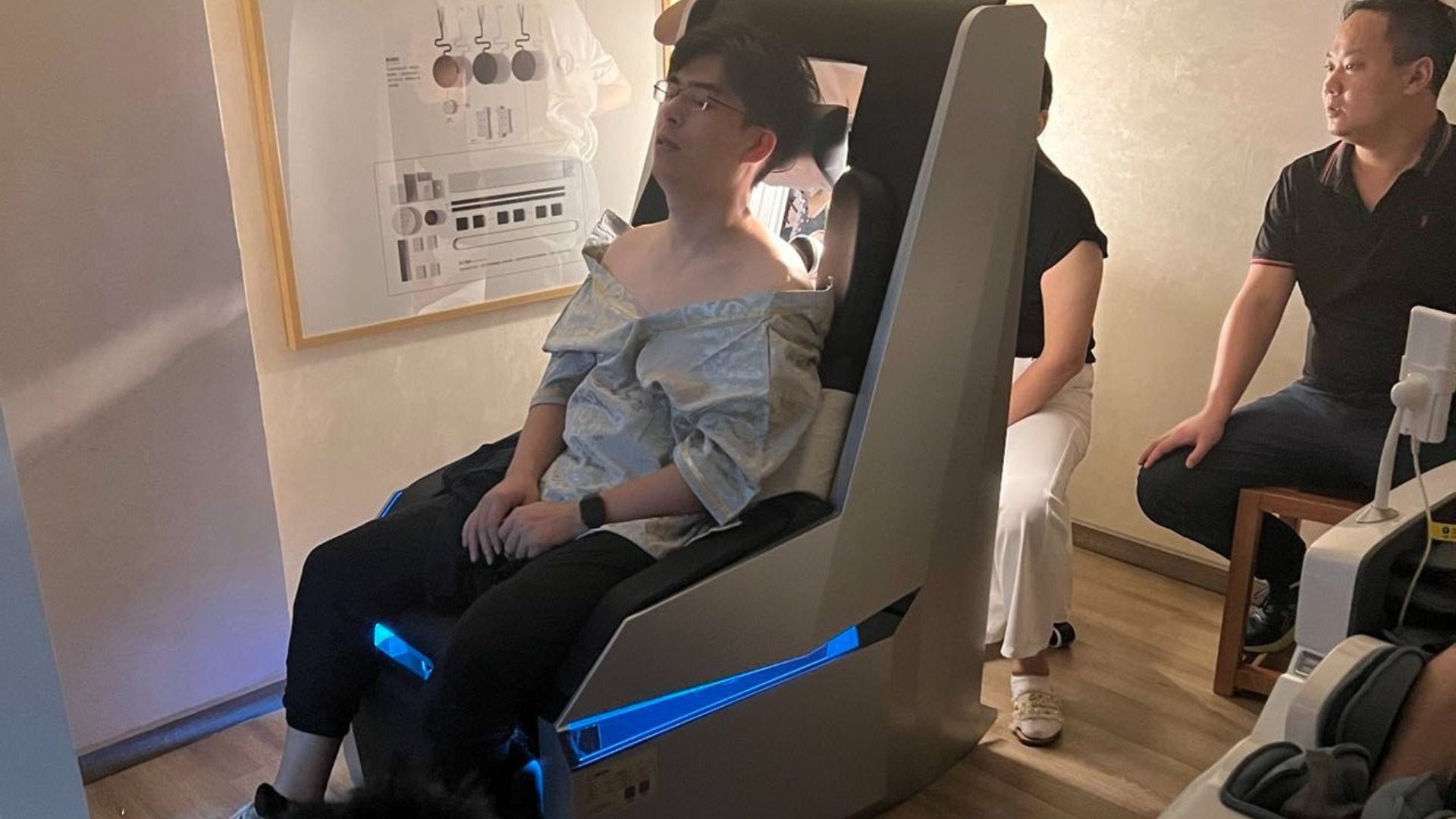 按摩机器人 - CONAROBOT